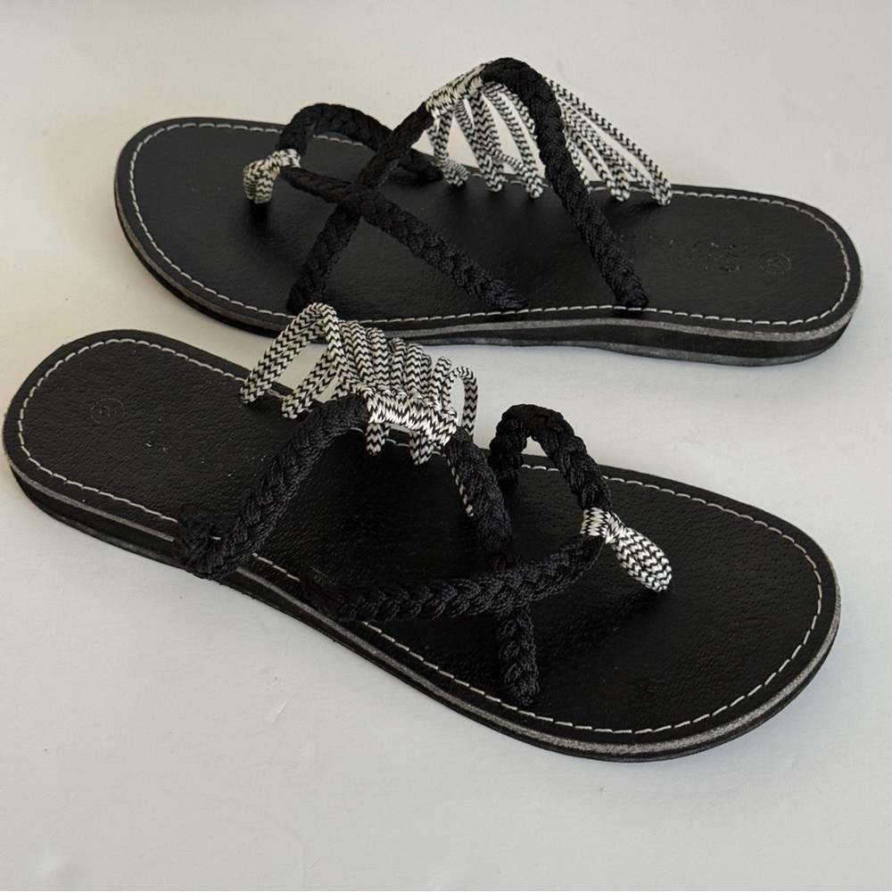 Plaka Women’s Hand-Woven Thong Sandals Size 8